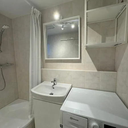 2 Mit Kostenlosem Parkplatz Apartament